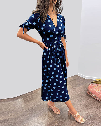 Idalia - Deep V-neck dress with dots