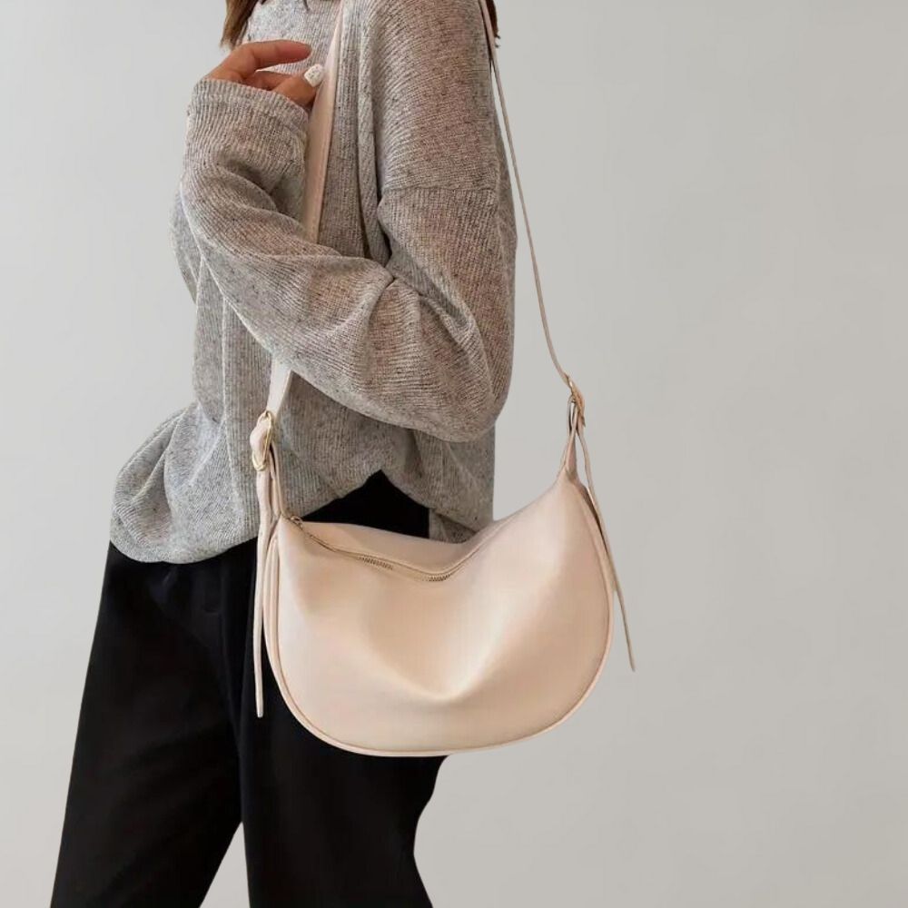 Aada - Simple crossbody bag