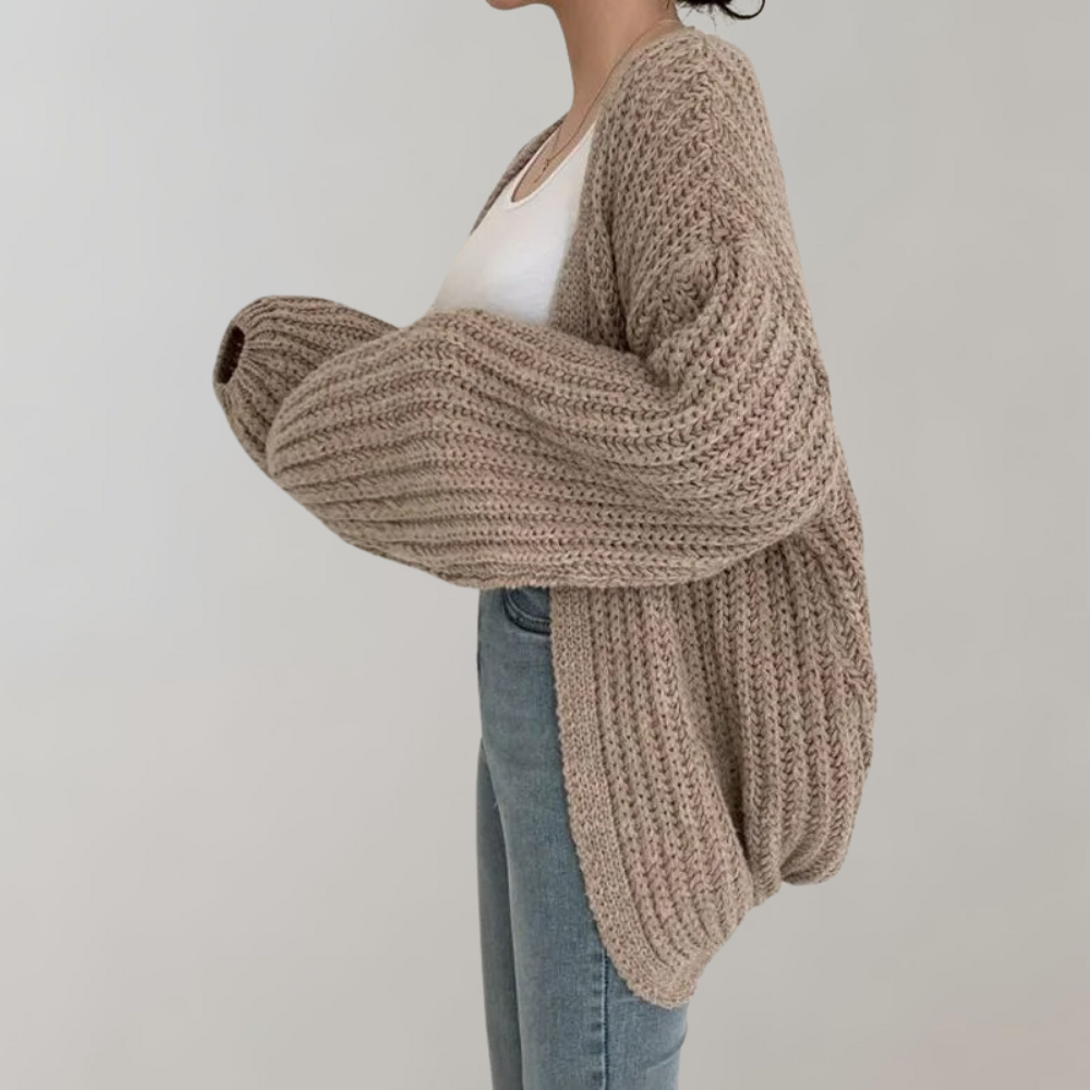 Asta - Stylish women's cardigan with long sleeves