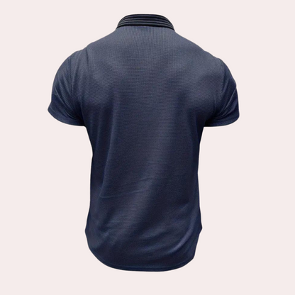 Casual men's shirt with short sleeves