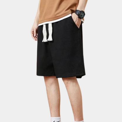 Lightweight and breathable men's shorts