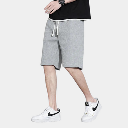 Lightweight and breathable men's shorts