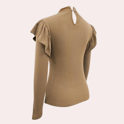 Elegant women's shirt with long sleeves