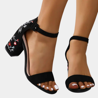 Elegant ladies sandals with floral print