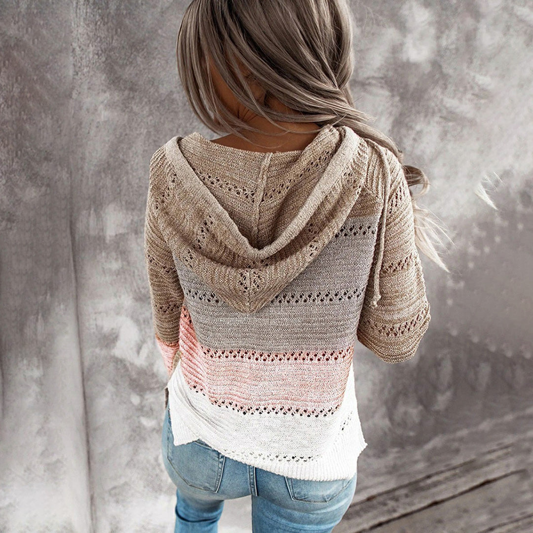 AVALYNN - Stylish v-neck sweater