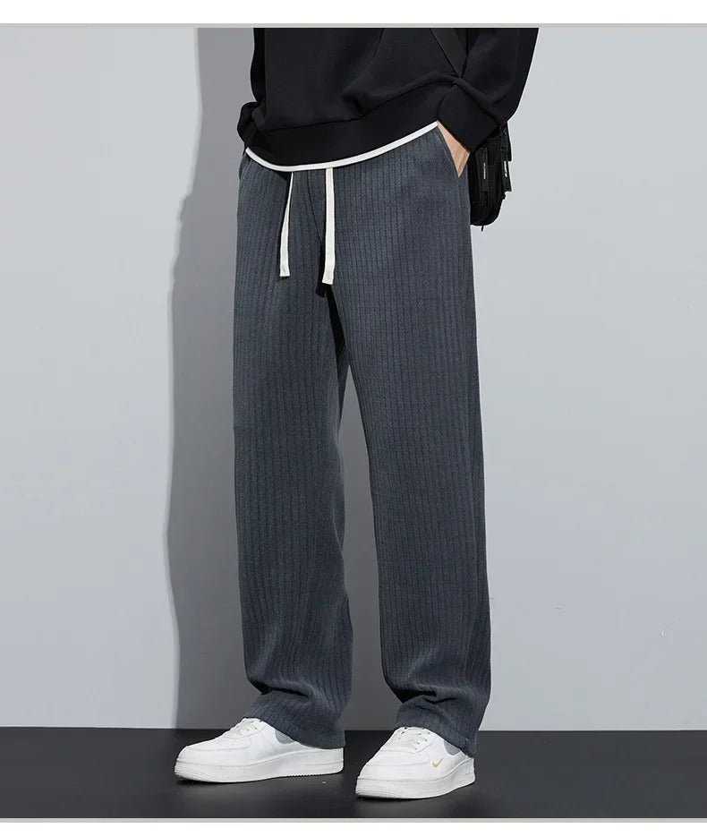 EERO - Comfortable corduroy trousers